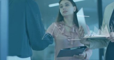 Ofiste tokalaşan kadın ve erkek arasında istatistiksel veri işleme animasyonu. Bilgisayar arayüzü ve iş veri teknolojisi kavramı