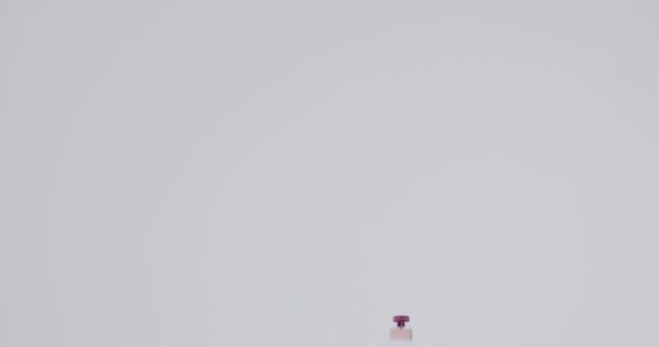 Видео Косметики Белыми Картонными Коробками Копировальным Пространством Белом Фоне Киберпонедельник — стоковое видео