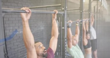 Değişik gruplardaki grafik işleme verilerinin spor salonundaki çıtayı yükseltmedeki animasyonu. Fitness, egzersiz, güç, veri, dijital arayüz ve dijital olarak üretilen video.