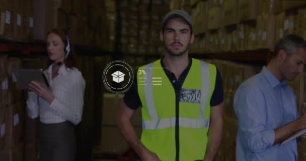 Animation Der Datenverarbeitung Gegen Das Porträt Eines Kaukasischen Männlichen Arbeiters — Stockvideo