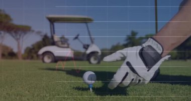 Değişen numaralarla grafiklerin animasyonu, yerdeki golf topuna ve golf kulübüne yakın çekim. Dijital bileşik, çoklu pozlama, rapor, iş, büyüme, spor ve rekabet kavramı.