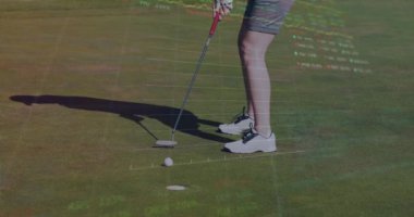 Grafik ve takas panolarının animasyonu kadın golfçünün topa vurması üzerine. Dijital bileşik, çoklu pozlama, rapor, iş, büyüme, borsa, rekabet ve spor kavramı.