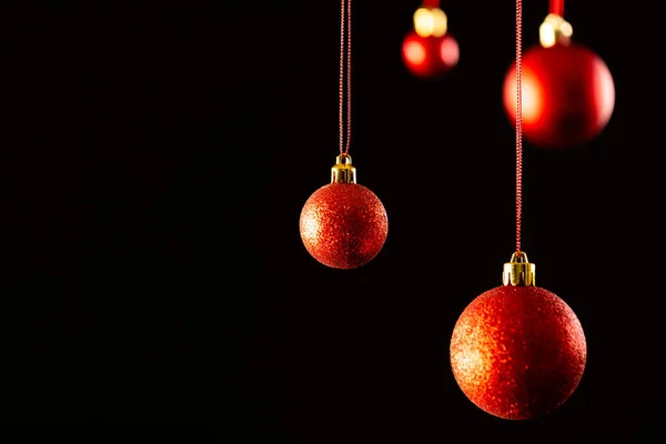 Bola Roja Navidad Con Espacio Copia Sobre Fondo Negro Navidad — Foto de Stock