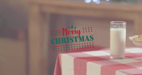 在圣诞老人树旁 用手指捂住嘴 用欢快的圣诞祝福来对抗圣诞老人的圣爪 圣诞庆典和庆祝活动的概念 — 图库视频影像
