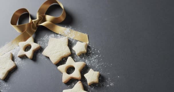 Video Christma Star Cookies Dekorerade Med Socker Och Band Kopiera — Stockvideo