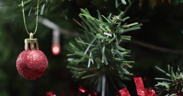 Vídeo Árvore Natal Com Baubles Decorações Espaço Cópia Natal Decorações — Vídeo de Stock