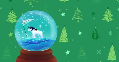 Kutup ayısı ve kuzey kutbu olan kar küresi yeşil arka plandaki noel ağaçları ve yıldızların üzerini işaret ediyor. Noel, dekorasyon, gelenek ve dijital olarak üretilen video kutlaması.