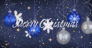 Soyut arkaplan üzerinde takılar ve yıldızlar asılı kar taneleri ve kar yağışı animasyonu. Dijital olarak üretilmiş, hologram, illüstrasyon, dekorasyon, kış, tatil ve noel konsepti.