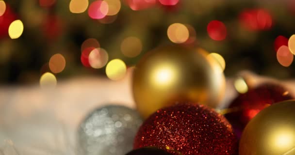 メリークリスマステキストのアニメーション レンズフレアに対するトラブルの上の木 デジタル複合 クリスマスのお祭り 冬休み お祝いのコンセプト — ストック動画