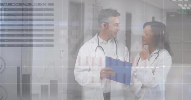 Çeşitli Doktorların Hastanede Hasta Raporlarını Tartışmaları Üzerine Bilgi Arayüzü Animasyonu — Stok video