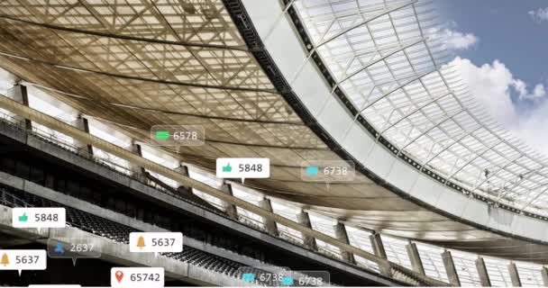 Анимация Икон Социальных Сетей Плавающих Против Спортивного Стадиона Голубого Неба — стоковое видео