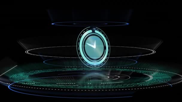 デジタル時計とサーキットボードのパターンのアニメーションと黒い背景の上に円 デジタル生成 ホログラム イラスト 技術コンセプト — ストック動画