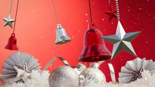Animação Natal Bugigangas Sobre Neve Caindo Sobre Fundo Vermelho Natal — Vídeo de Stock