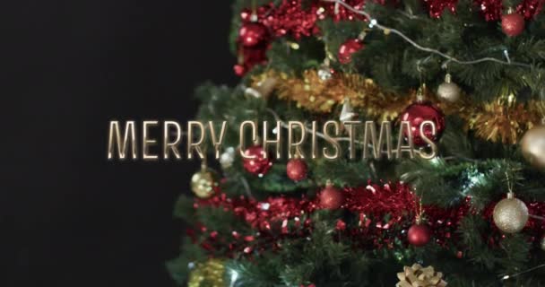 Veselé Vánoce Text Přes Zdobené Vánoční Stromeček Dárky Černém Pozadí — Stock video