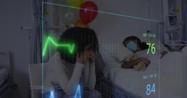 Hastanenin Yatağında Yatan Afrikalı Amerikalı Bir Annenin Kalp Atış Hızı — Stok video