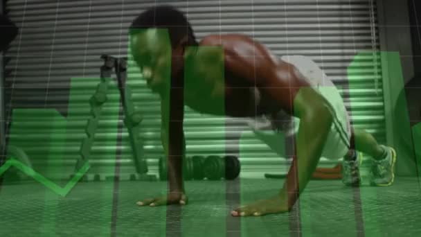 非洲裔美国人在健身房做俯卧撑时的统计数据处理动画 健身和技术概念 — 图库视频影像