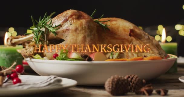 テーブルの背景にハッピーな感謝のテキストとディナーのアニメーション 感謝祭 アメリカの伝統 お祝いのコンセプトデジタル生成ビデオ — ストック動画