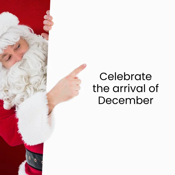 Merayakan Kedatangan Teks December Berwarna Putih Dengan Menunjuk Bapa Natal — Stok Foto
