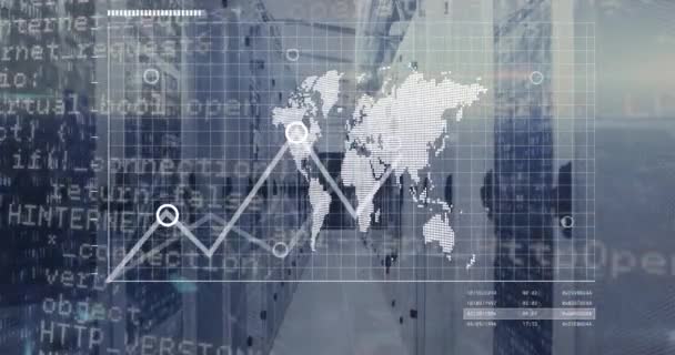 在计算机服务器上动画世界地图和数据处理 全球计算机 数字接口和数据处理概念 — 图库视频影像
