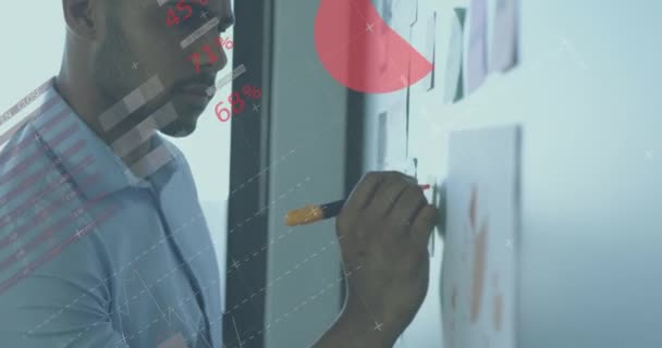 Animação Processamento Dados Financeiros Sobre Empresário Afro Americano Pelo Quadro — Vídeo de Stock