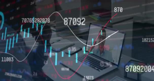 Animação Processamento Dados Financeiros Sobre Homem Negócios Racial Chamada Vídeo — Vídeo de Stock