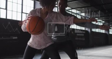 Depoda voleybol oynayan farklı çiftler üzerinde grafiklerin ve ikonların canlandırılması. Dijital bileşim, çoklu pozlama, rapor, iş dünyası, küresel aşk, birliktelik, teknoloji kavramı.