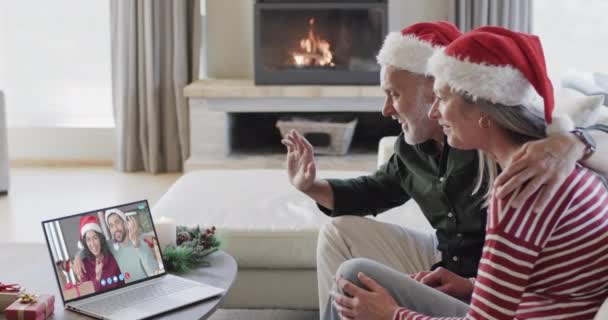 Glade Kaukasiske Par Har Jul Laptop Videoopkald Slow Motion Kommunikation – Stock-video