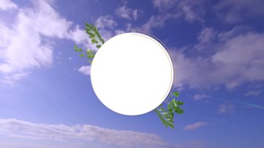 Mavi gökyüzündeki bulutlara karşı fotokopi alanı olan çiçek desenli dairesel çerçeve animasyonu. Soyut arkaplan kavramı