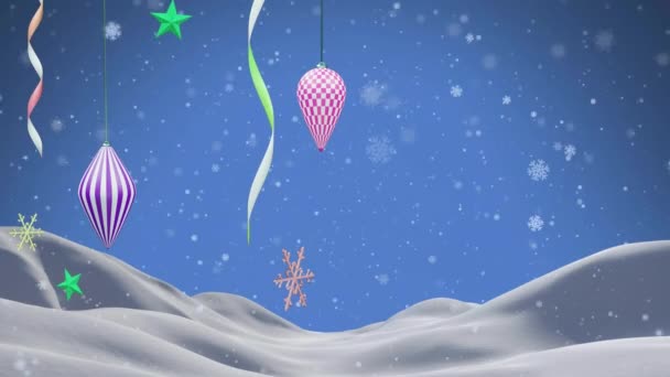 Анимация Снежинок Плавающих Над Висящими Рождественскими Украшениями Фоне Зимнего Пейзажа — стоковое видео