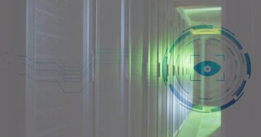 Bilgisayar sunucu odasındaki göz tarayıcı ve mikro işlemci bağlantılarının animasyonu. Siber güvenlik ve iş veri depolama teknolojisi kavramı