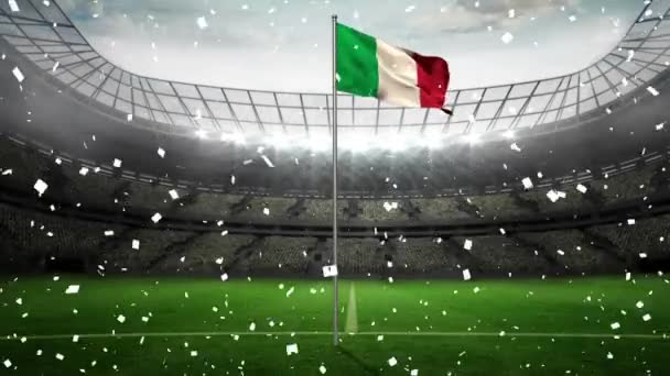 Animation Konfetti Faller Över Viftande Italy Flagga Mot Idrottsarenan Nationellt — Stockvideo