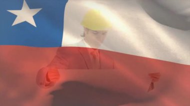 Şili bayrağı animasyonu, beyaz mühendis miğfer takıyor ve tasarıya bakıyor. Dijital bileşim, çoklu pozlama, meslek, güvenlik, hükümet ve vatanseverlik kavramı.