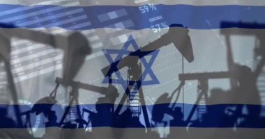 İsrail bayrağı üzerinde petrol platformları ve finansal veri işleme animasyonları. Filistin İsrail çakışması, finans, iş ve veri işleme kavramı dijital olarak oluşturulmuş video.