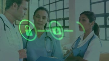 Çeşitli doktorlar üzerinde simge ağı animasyonu. Küresel tıp, işletme, bağlantılar, hesaplama ve veri işleme kavramı dijital olarak oluşturulmuş video.