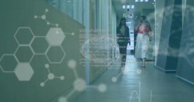 Bilgisayar dili animasyonu, kahve fincanı olan çeşitli iş arkadaşları ofiste yürürken tartışıyor. İnsan beyni, dijital bileşim, kodlama, anatomi, içecek, yapay zeka, içecek.