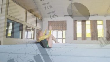 Spor salonunda çalışan beyaz kadın jimnastikçilere karşı istatistiksel veri işleme animasyonu. Spor ve spor teknolojisi kavramı