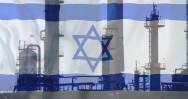 İsrail bayrağı üzerinde petrol platformunun canlandırılması. Filistin İsrail çakışması, finans, iş ve veri işleme kavramı dijital olarak oluşturulmuş video.