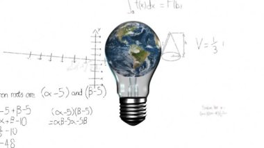 Küre ve matematiksel veri işleme ile ampulün animasyonu. Küresel bilim, bilgisayar ve veri işleme kavramı dijital olarak oluşturulmuş video.
