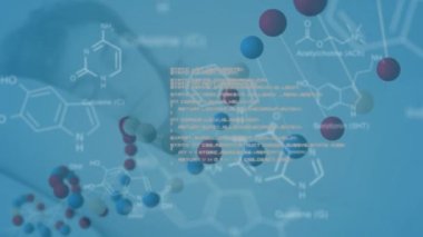 DNA dizilimi ve bilimsel veri işleme animasyonu. Küresel bilim, eğitim ve veri işleme kavramı dijital olarak oluşturulmuş video.
