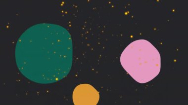 Siyah arka planda hareket eden beneklerin ve soyut şekillerin animasyonu. Şekil, renk ve hareket kavramı dijital olarak oluşturulmuş video.