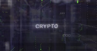 Şifreli metin animasyonu ve veri servis odasının üzerinde devre kartı desenli ikili kodlar. Dijital bileşik, çoklu pozlama, bilgisayar dili, para birimi, veri merkezi, ağ ve teknoloji.