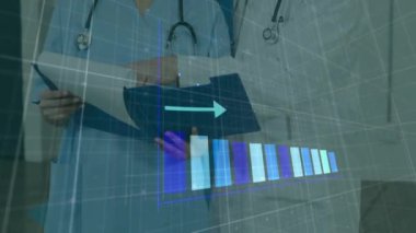 Kafkasyalı doktorların hastanede hasta raporlarını tartışması üzerine ok animasyonu. Dijital bileşik, çoklu pozlama, iş, büyüme, kar, tıbbi ve sağlık konsepti.