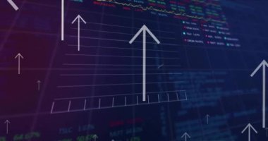 Kara arkaplan üzerinde oklar, grafikler, alım satım tahtaları ve bilgisayar dilinin animasyonu. Dijital olarak üretilmiş, hologram, rapor, iş, yön, borsa, kodlama ve teknoloji kavramı.