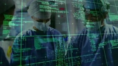 Hastanedeki çeşitli cerrahlar üzerinde veri işleme animasyonu. Küresel tıp, sağlık hizmetleri, bilgisayar ve veri işleme kavramı dijital olarak oluşturulmuş video.