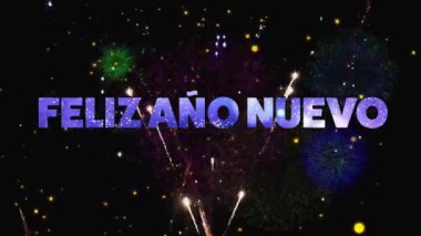 Felix ano nuevo metnin animasyonu ve siyah arkaplanda ışık lekeleri. Yeni yıl, yeni yıl arifesi, kutlama ve geleneksel konsept dijital olarak oluşturulmuş video.