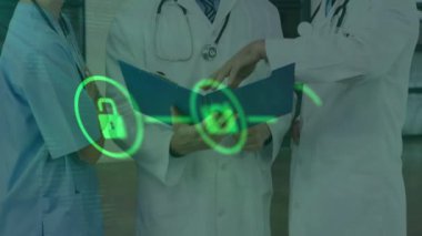 Kafkas doktorların hastanede hasta raporlarını tartışan ikonların akış çizelgelerinin animasyonu. Dijital bileşik, çoklu pozlama, iletişim, fikirler, koruma, takım çalışması ve tıbbi konsept.