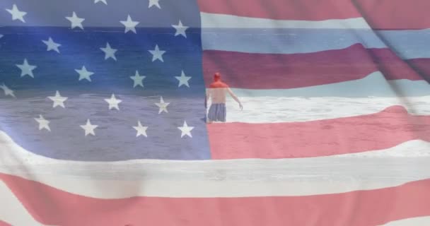 Animazione Bandiera Degli Stati Uniti Uomo Caucasico Mare Estate Usa — Video Stock