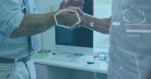 Animering Molekylstrukturer Över Mittsektionen Olika Läkare Skakar Hand Sjukhus Digital — Stockvideo