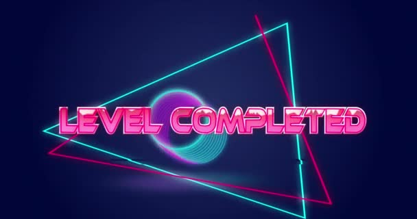 Animatie Van Level Voltooide Tekst Driehoekige Banner Spiraalvorm Draaiend Blauwe — Stockvideo