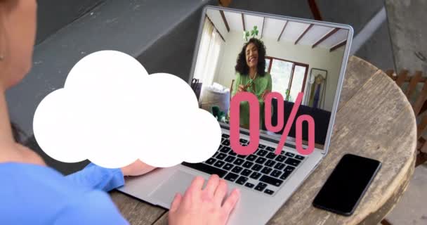 Animación Nube Subir Icono Contra Vista Trasera Mujer Que Tiene — Vídeos de Stock